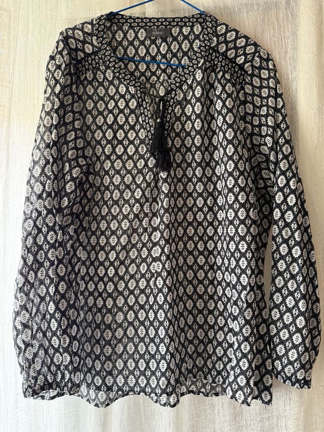 Blusa negra y blanca T48 (4XL)
