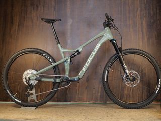 FOCUS THRON 6.9 (2023) Talla XL