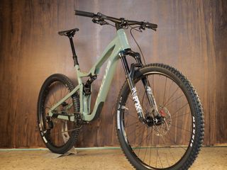 FOCUS THRON 6.9 (2023) Talla XL