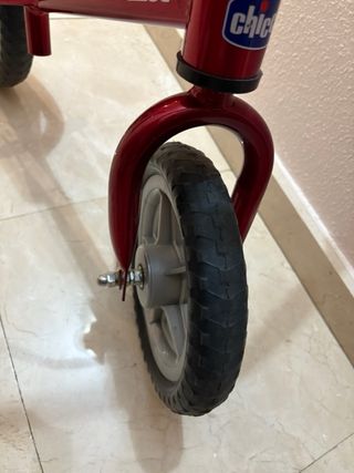 Bicicleta sin pedales de la marca chicco