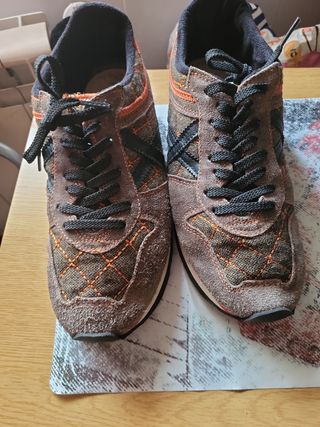 Zapatillas Múnich marrón-naranja