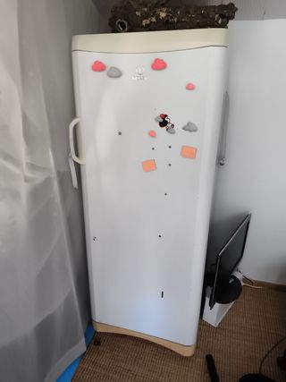 Nevera Indesit vintage