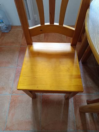 Mesa redonda madera + 4 sillas