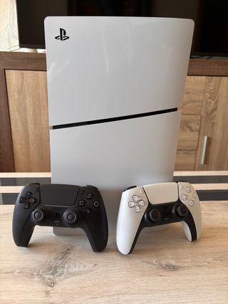 PS5 (Playstation 5) Slim Digital con 2 Mandos