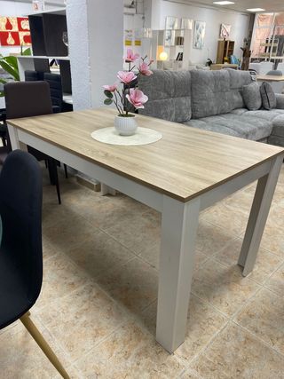 MESA  DE COMEDOR FIJA NUEVA BLANCO Y MARRON 