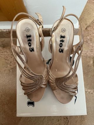 Sandalias Ito3 beige tacón 39