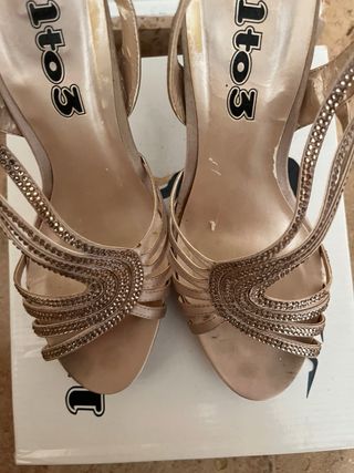 Sandalias Ito3 beige tacón 39