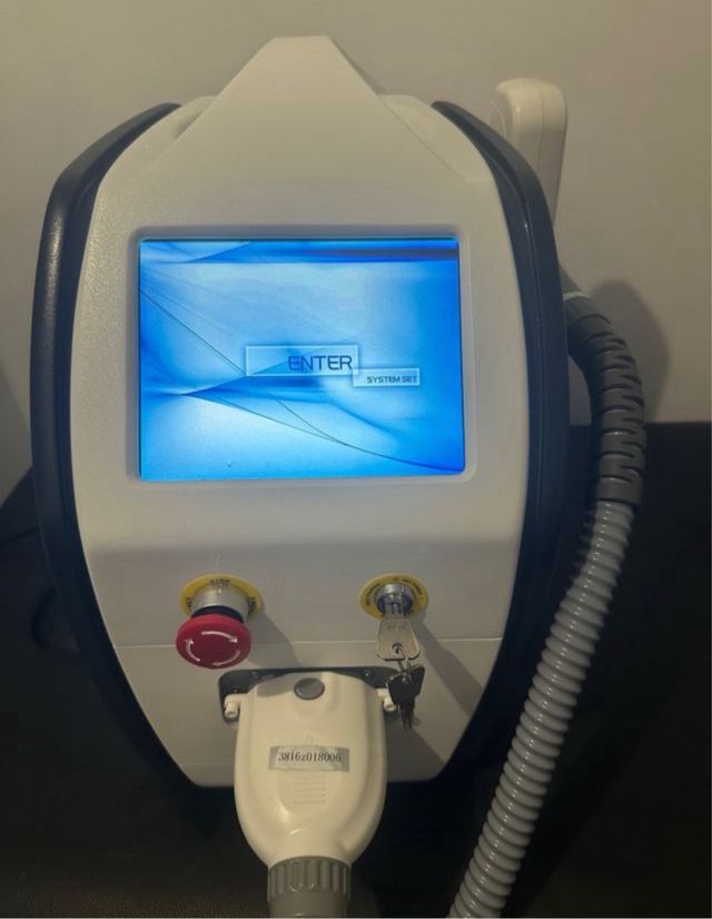 máquina eliminación de tatuajes.