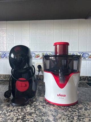 Cafetera Dolce Gusto + Licuadora Ufesa