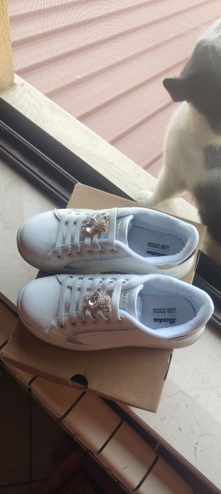 Sneakers bianche n.35 - Usate poco