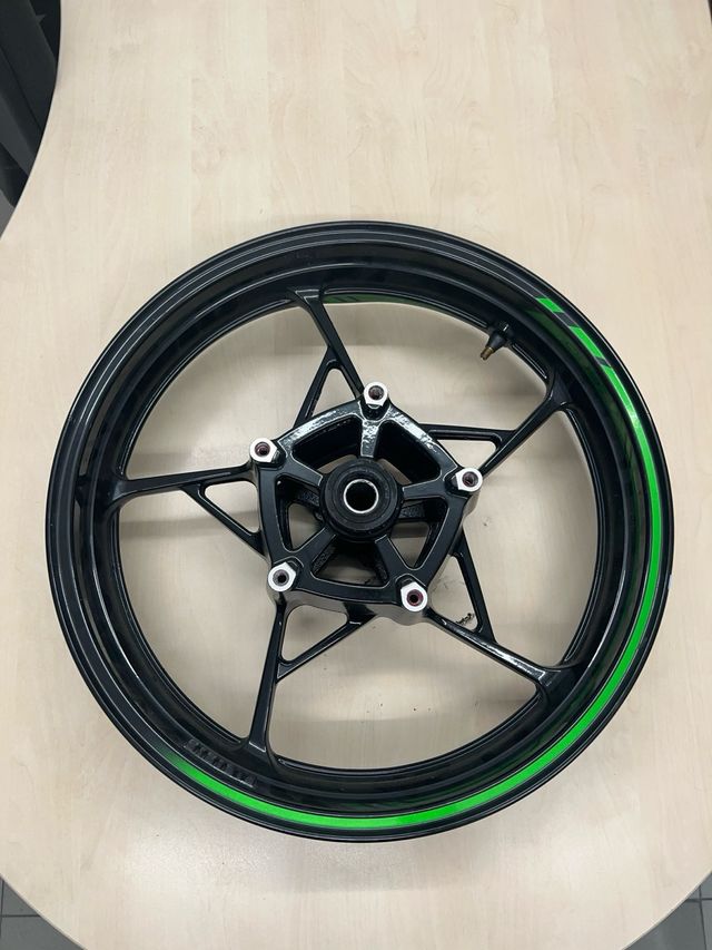Llanta Delantera Kawasaki Z650