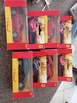 4 Macchinine Ferrari 1:38 V-Power
