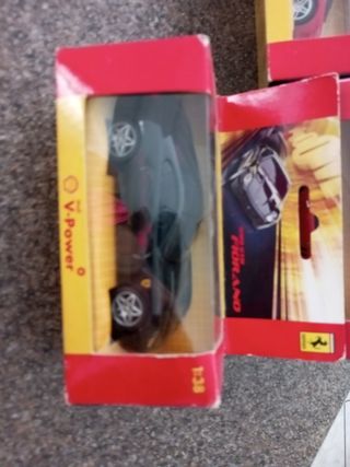 4 Macchinine Ferrari 1:38 V-Power
