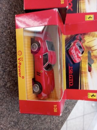 4 Macchinine Ferrari 1:38 V-Power