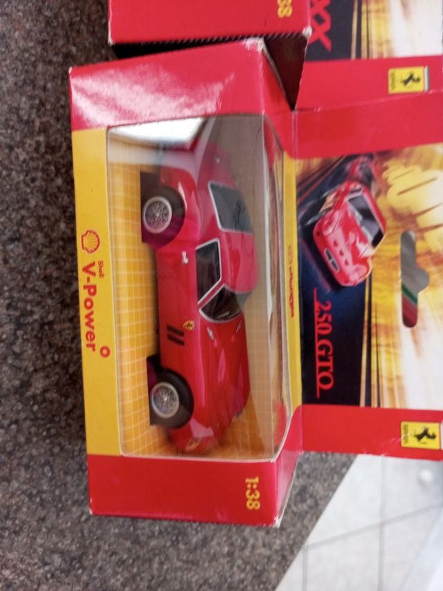 4 Macchinine Ferrari 1:38 V-Power