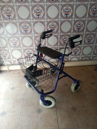 Andador para adultos con movilidad reducida