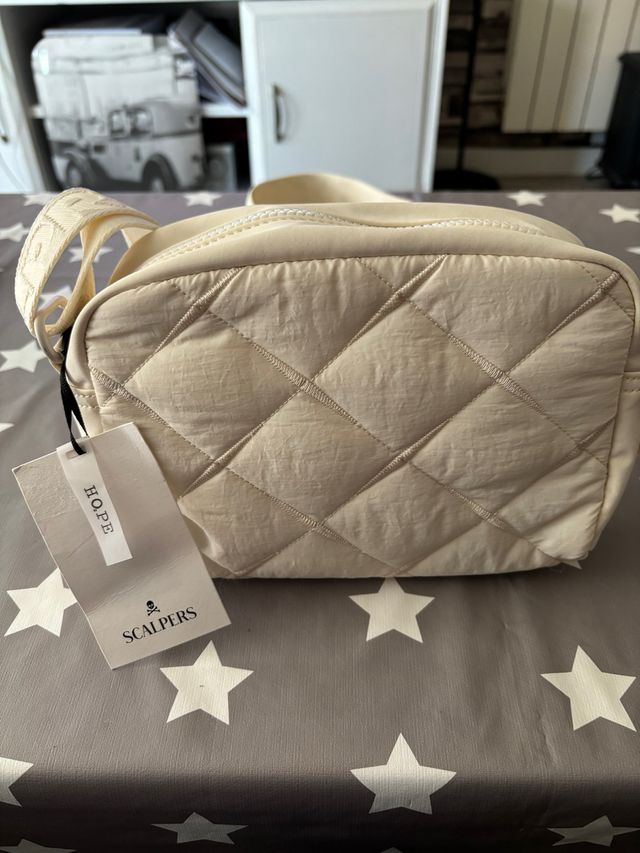 Bolso Scalpers beige acolchado