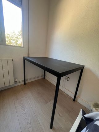 Mesa negra metal y melamina
