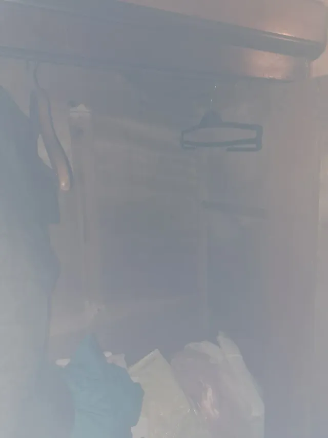 Antico armadio in legno