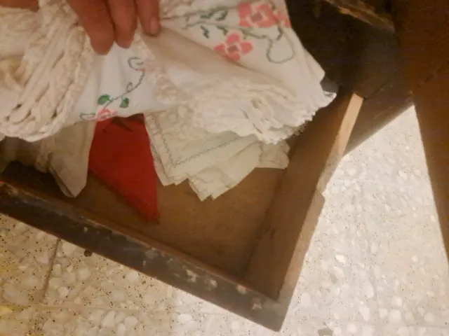 Antico armadio in legno