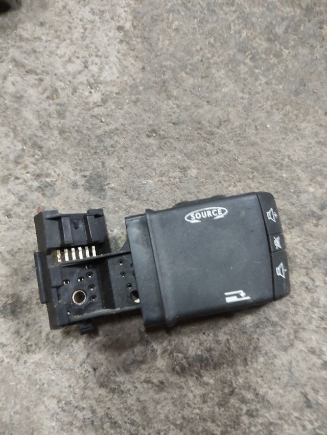 Módulo Vol. Radio Megane 2