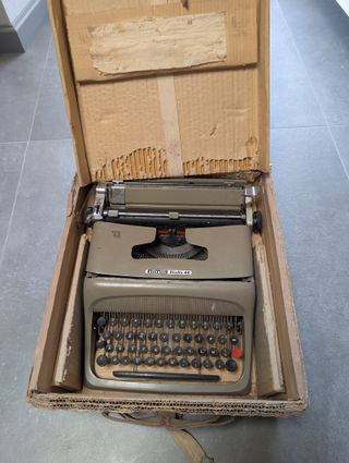 Olivetti Studio 44: Macchina da scrivere vintage