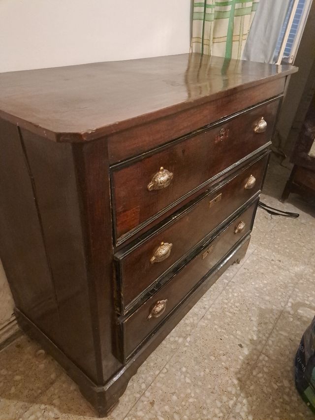 Comodino antico in legno