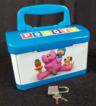 Hucha Pocoyo metálica con candado