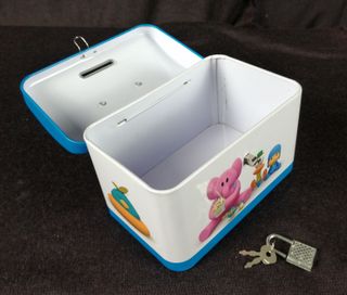 Hucha Pocoyo metálica con candado