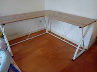 Escritorio esquinero L - Madera y metal