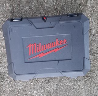 Caja Milwaukee herramientas