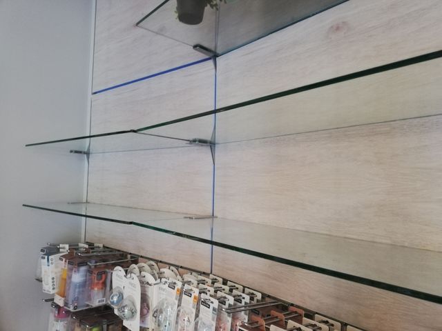 Estanterías de cristal: 41 unidades