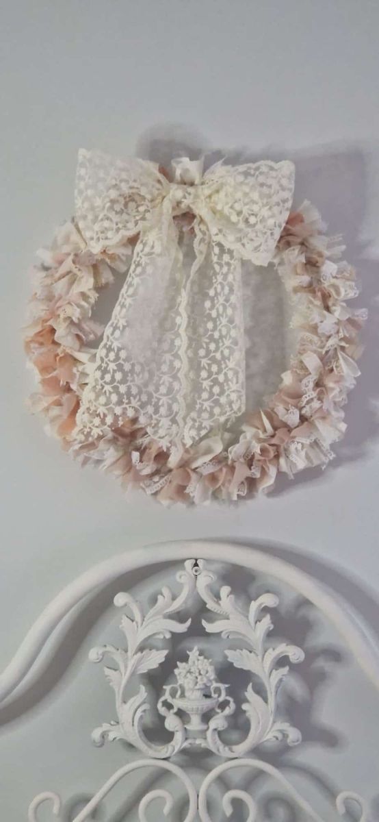 Corona boho chic - puntilla y lazos.