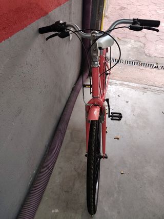 Bicicleta clásica rosa