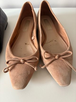 Bailarinas MANGO burdeos
Bailarinas nude
Sandalias