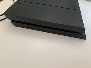 PS4 (PlayStation 4) negra