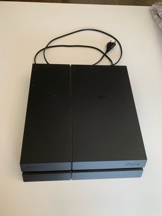 PS4 (PlayStation 4) negra