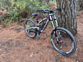 Bicicleta descenso YT Industries