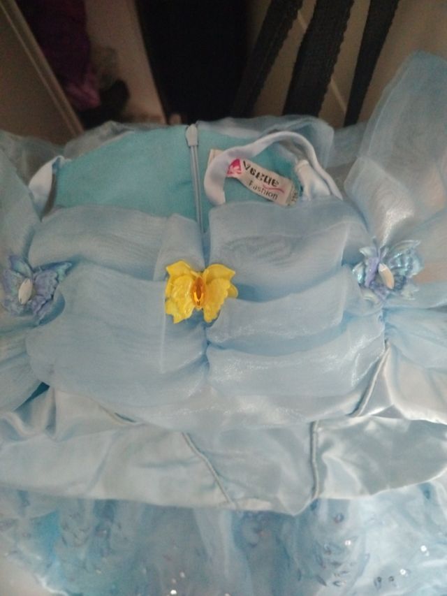 Vestido tipo  Cenicienta niña 130cm