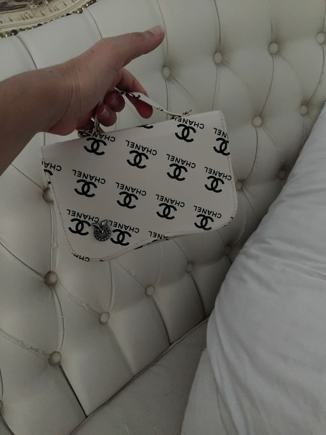 Borsetta a mano beige ,piccola