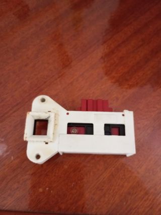 Bloqueo puerta lavadora Fagor F-2810