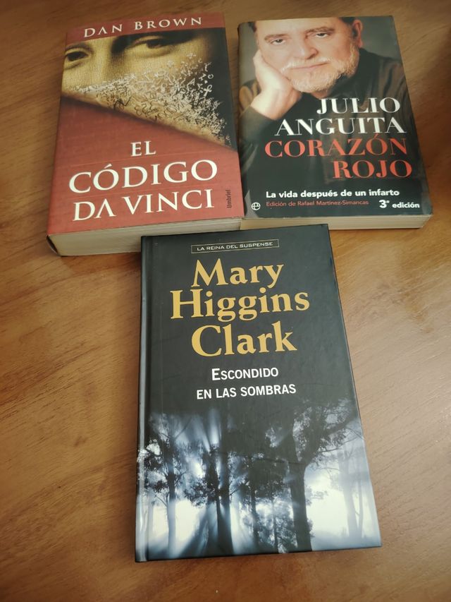 3 Libros: Da Vinci, Corazón Rojo, Escondido