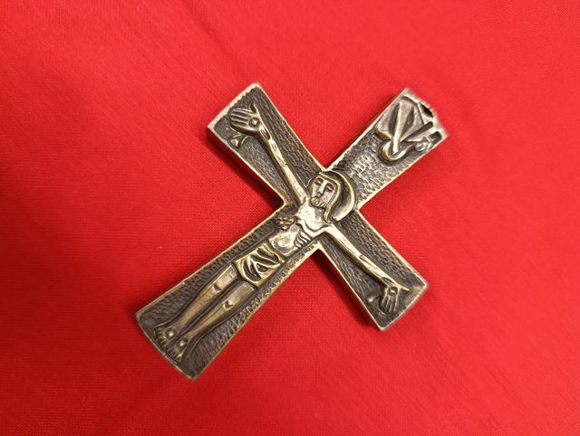 Vecchia croce in ferro