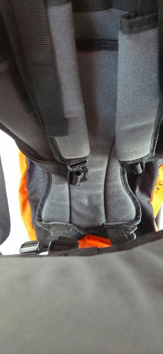 Mochila portabebés senderismo