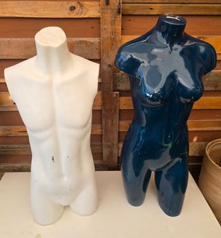 Maniquís expositores: azul y blanco