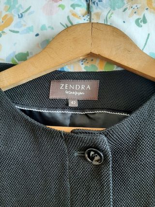 Chaqueta negra ZENDRA talla 42. El Corte Ingles 