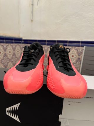 Zapatillas Adidas 
Anthony Edwards 1Low 47,1/3-EU