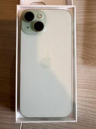 iPhone 15 Verde 256GB