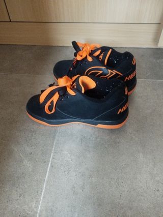 Zapatillas Heelys  con ruedas casi nuevas