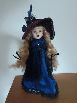 Bambola Ceramica Gotica Vintage